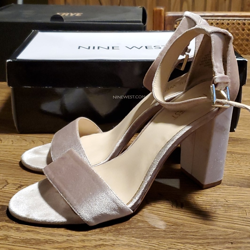 Nine West block wedding heels mauve/rose velvet